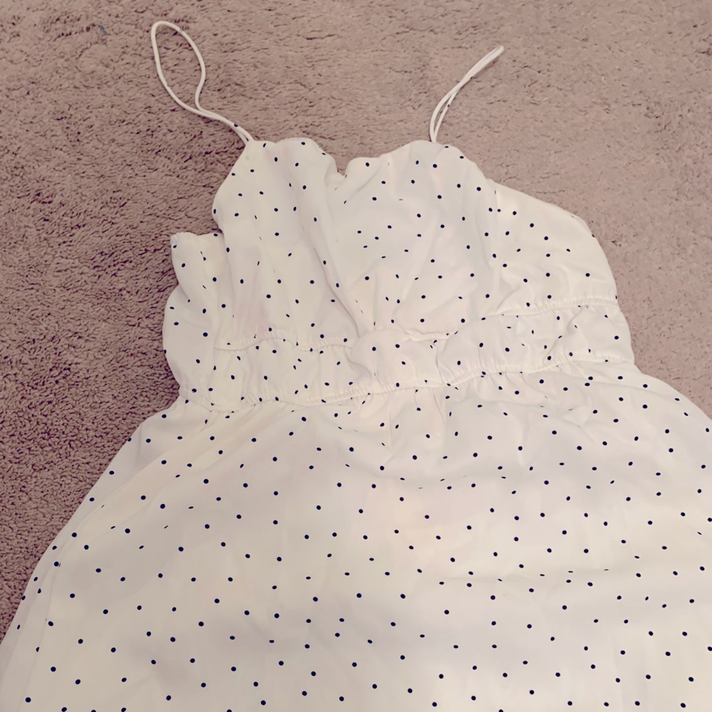 POLKA DOT MAXI DRESS. NWT. SIZE L. EMPIRE WAIST. CREAM BACKGROUND W/ NAVY DOTS.